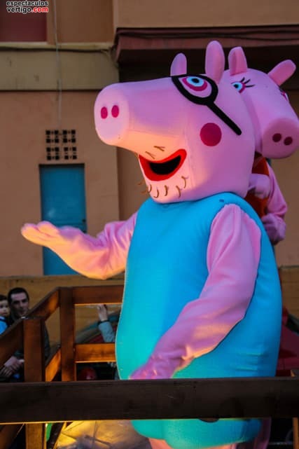 Pasacalles-Peppa-Pig-Carroza